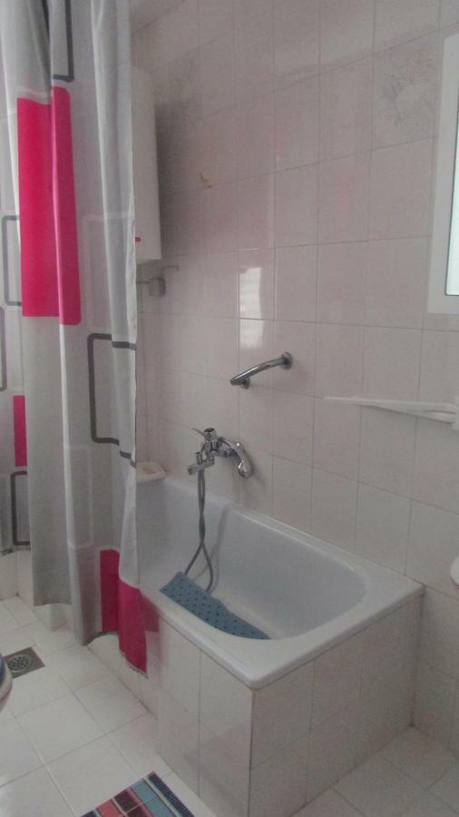 Apartmani Petunia 파자나 외부 사진
