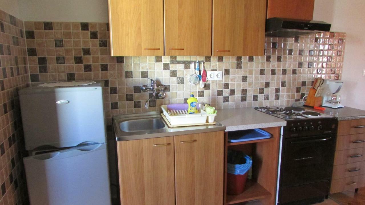 Apartmani Petunia 파자나 외부 사진
