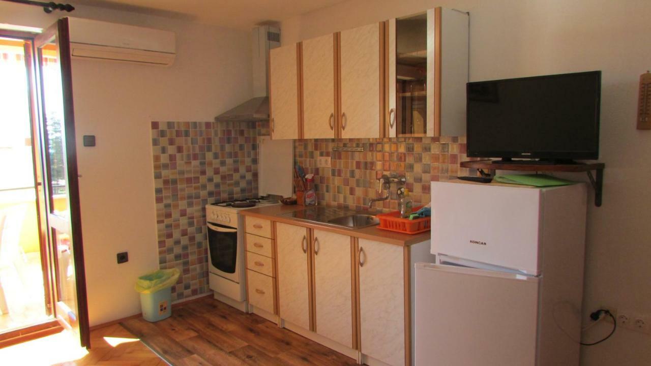 Apartmani Petunia 파자나 외부 사진