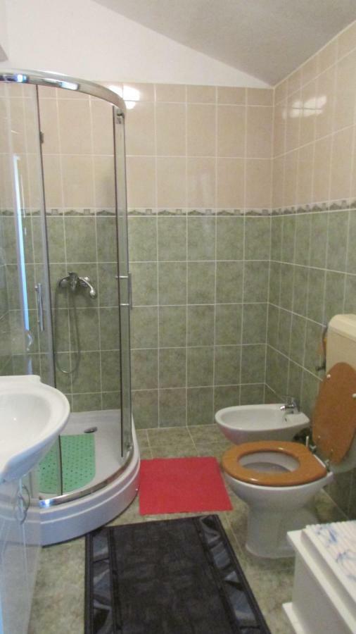 Apartmani Petunia 파자나 외부 사진